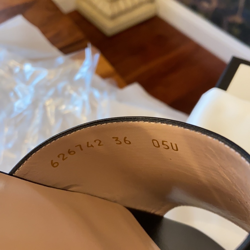 Authentic Gucci Marmont GG Leather Sandal - Picture 7 of 12